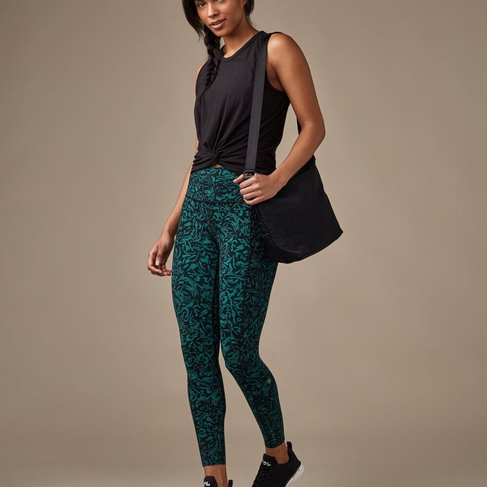 Lululemon Fast & Free 7/8 Tight in NULUX, size 6
